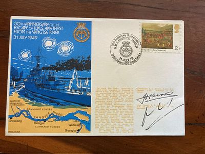Navy Yangtse River Incident 30th anniversary cover signed by Commander J.S Kerans DSO, Captain 
