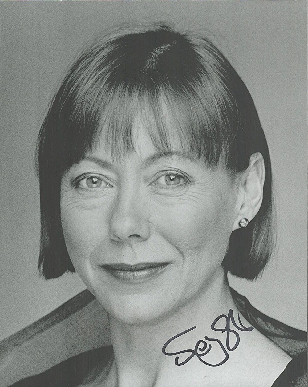 Lot 379: Actor, Jenny Agutter signed 10x8 black and white...