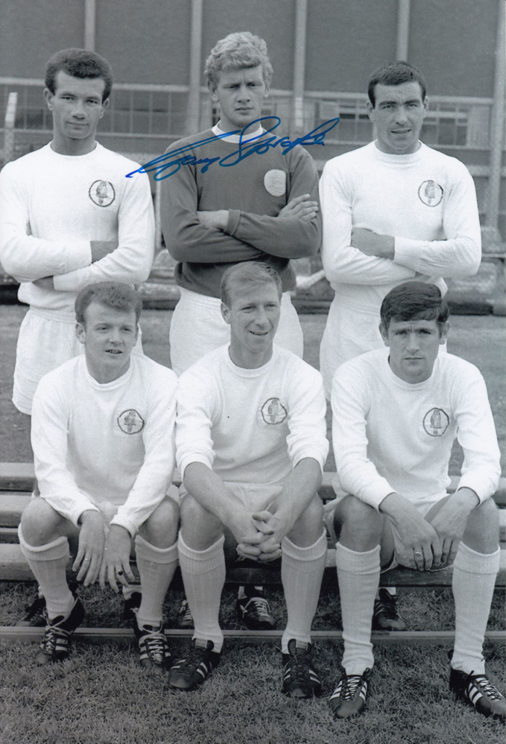Lot 404: Autographed GARY SPRAKE 12 x 8 photo -...