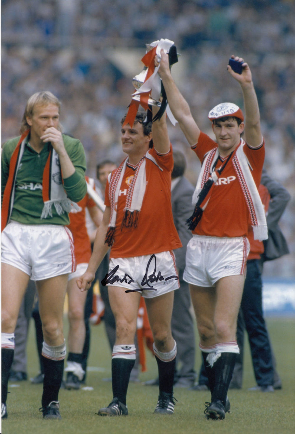 Lot 416: Autographed KEVIN MORAN 12 x 8 photo -...