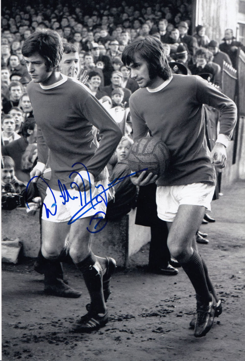 Lot 417: Autographed WILLIE MORGAN 12 x 8 photo -...