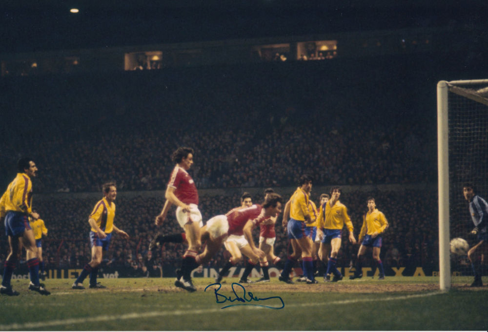 Lot 420: Autographed BRYAN ROBSON 12 x 8 photo -...