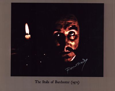 Robert Hardy signed "The Stalls of Barchester" 10x8inch colour photo.