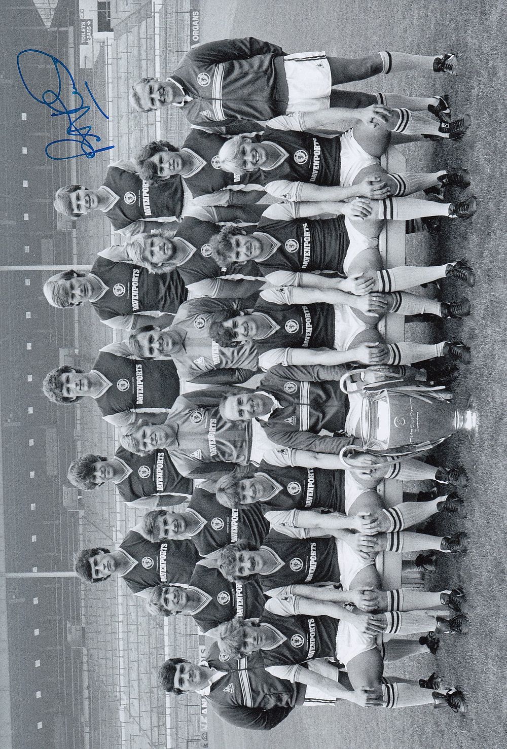 Lot 168: Autographed PAT HEARD 12 x 8 Photograph :...