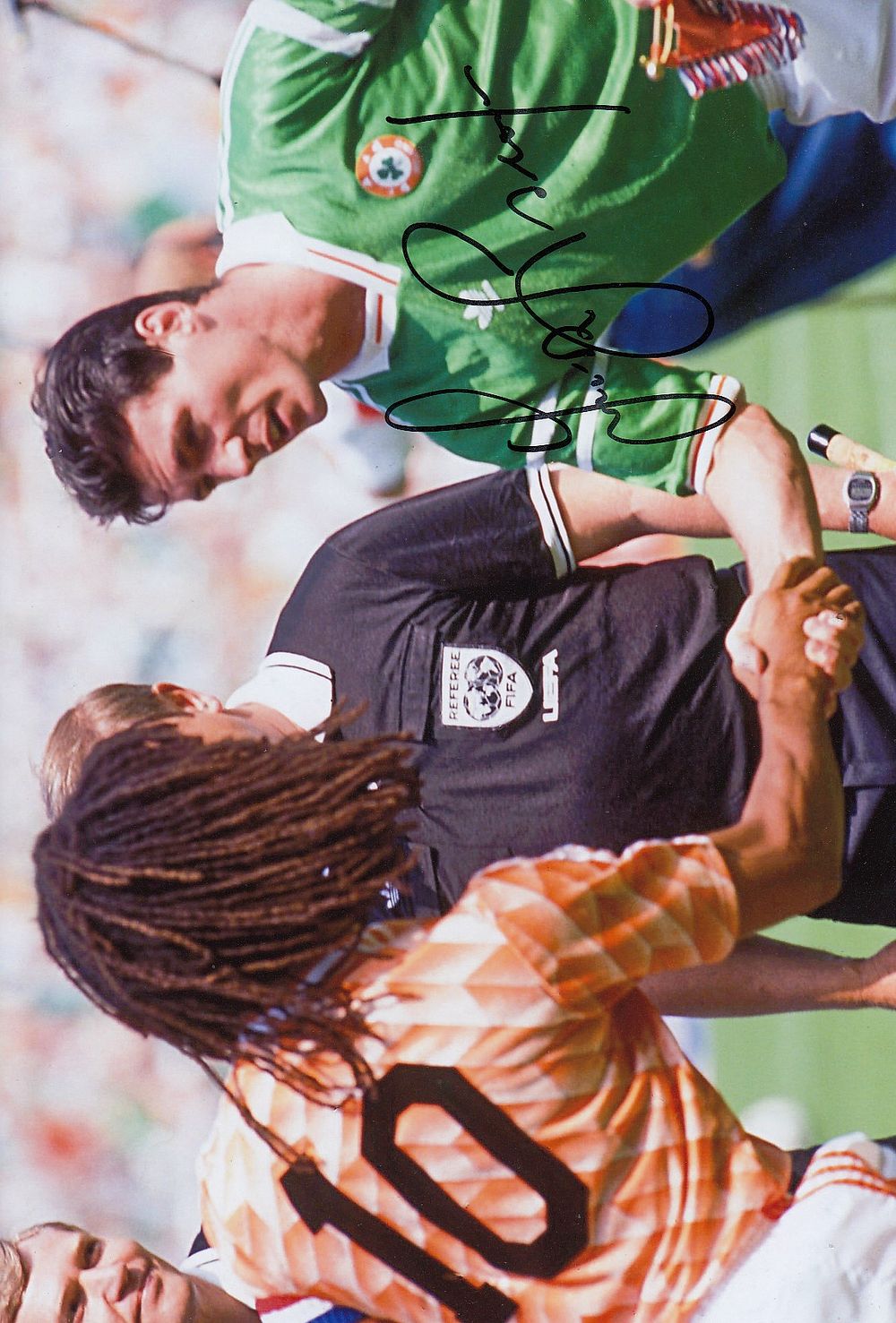 Lot 181: Autographed FRANK STAPLETON 12 x 8 Photograph :...