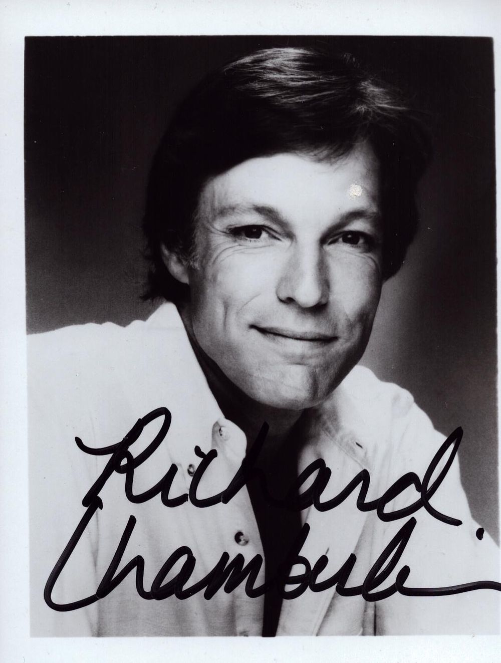 Lot 234: RICHARD CHAMBERLAIN (1934-2025) Actor signed Photo.
