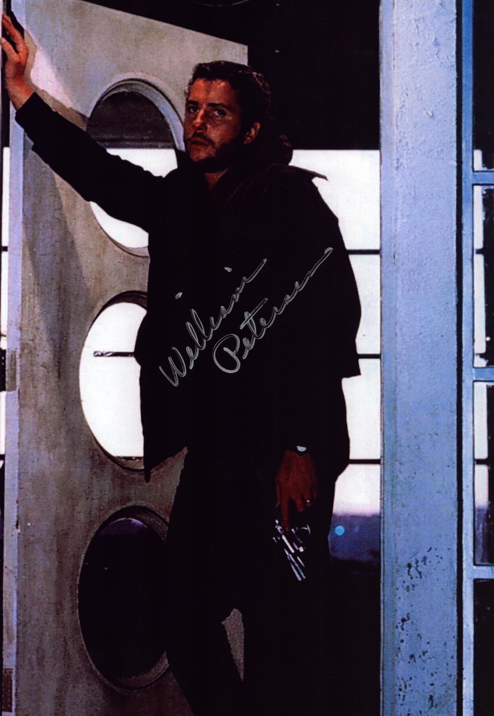 Lot 301: William Petersen signed 8x12 colour photo from the...