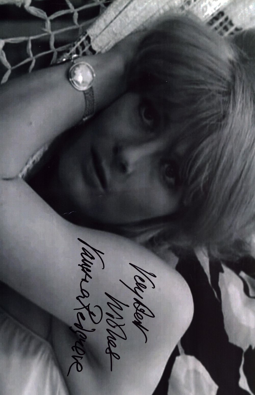 Vanessa Redgrave signed 8x12 black and white photo.