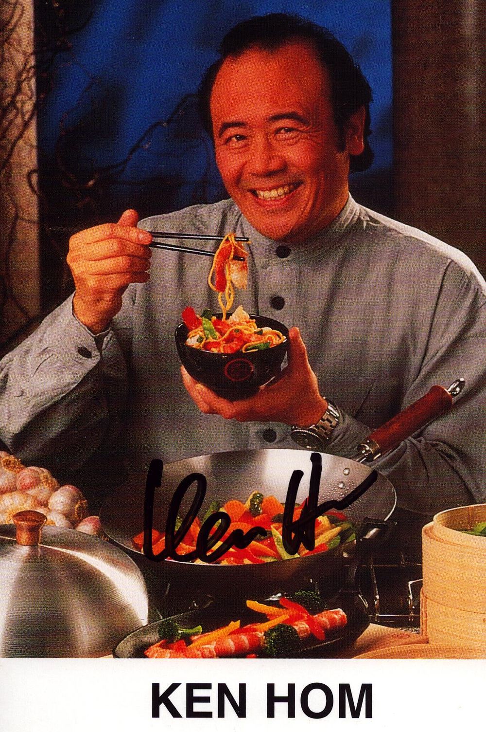 Ken Hom signed 4x6 colour photo.