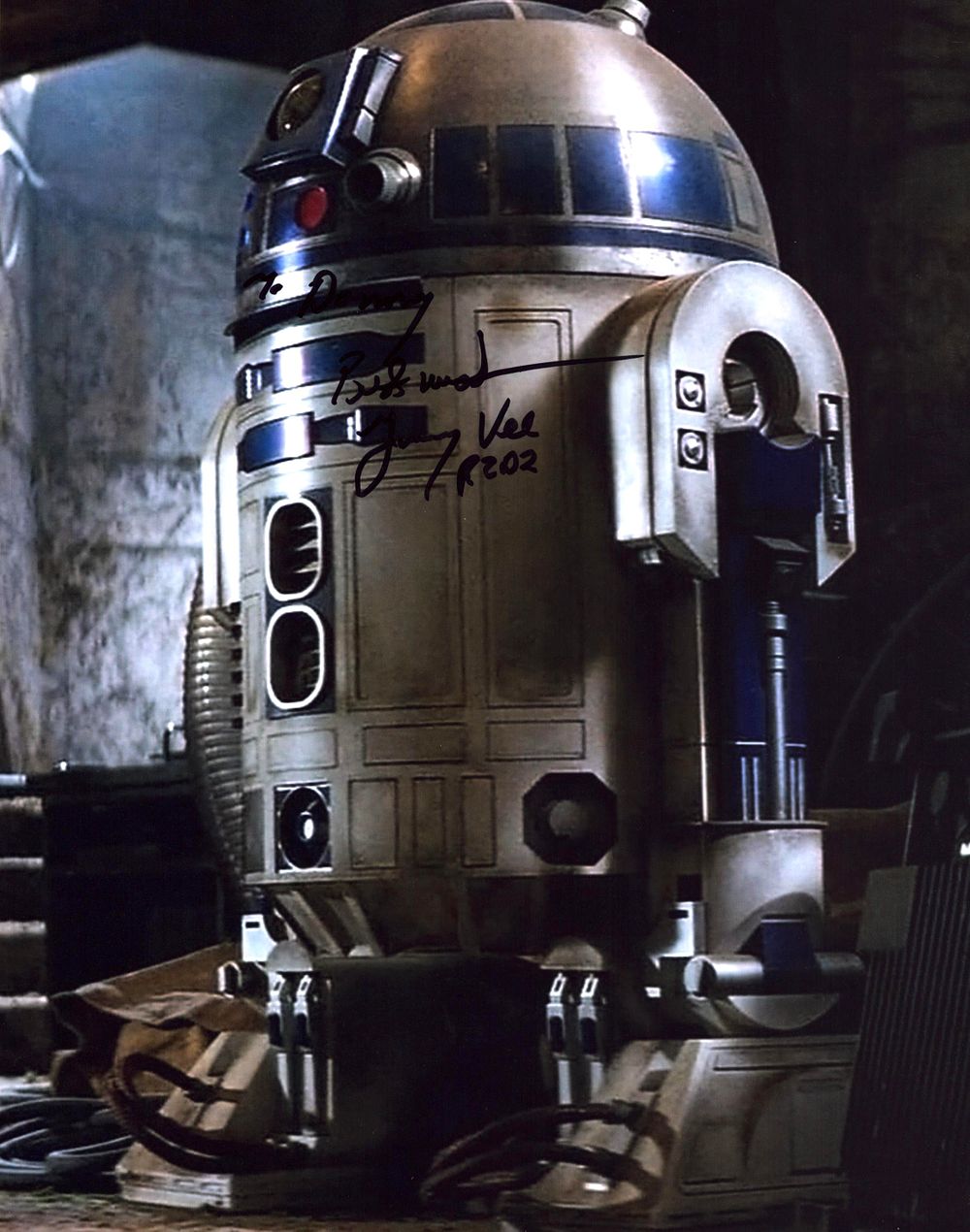 Lot 363: Jimmy Vee signed 10x8 colour photo as R2-D2,...
