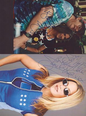 2 Samantha Fox signed colour photos, 8x6 & 7x5.