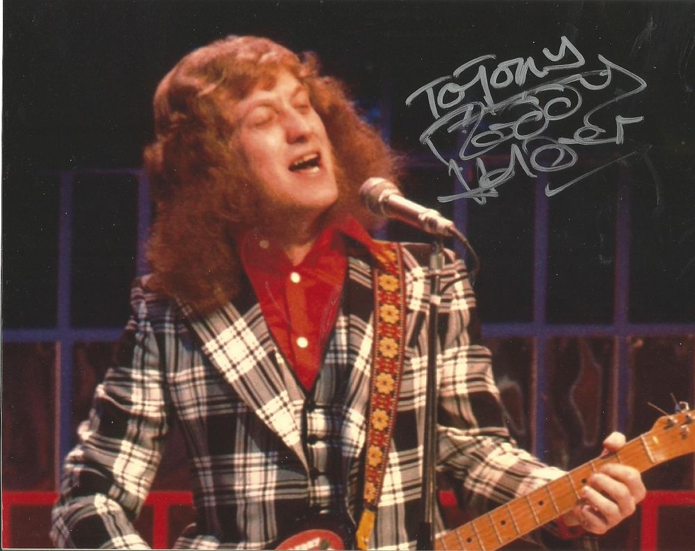 Lot 396: Noddy Holder signed 10X8 inch colour photo. Dedicated.