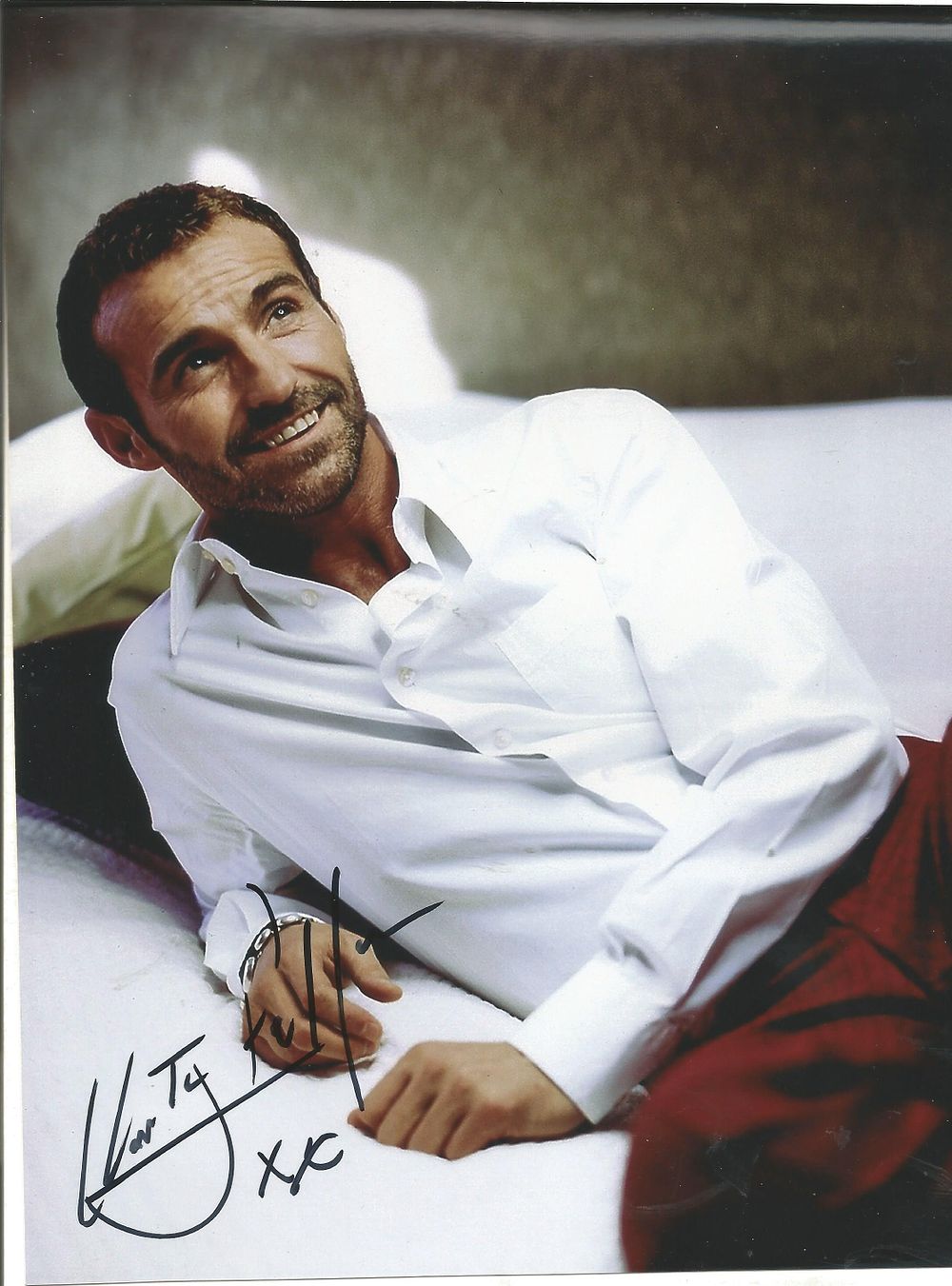 Lot 408: Marty Pellow signed 10X8 inch colour photo.