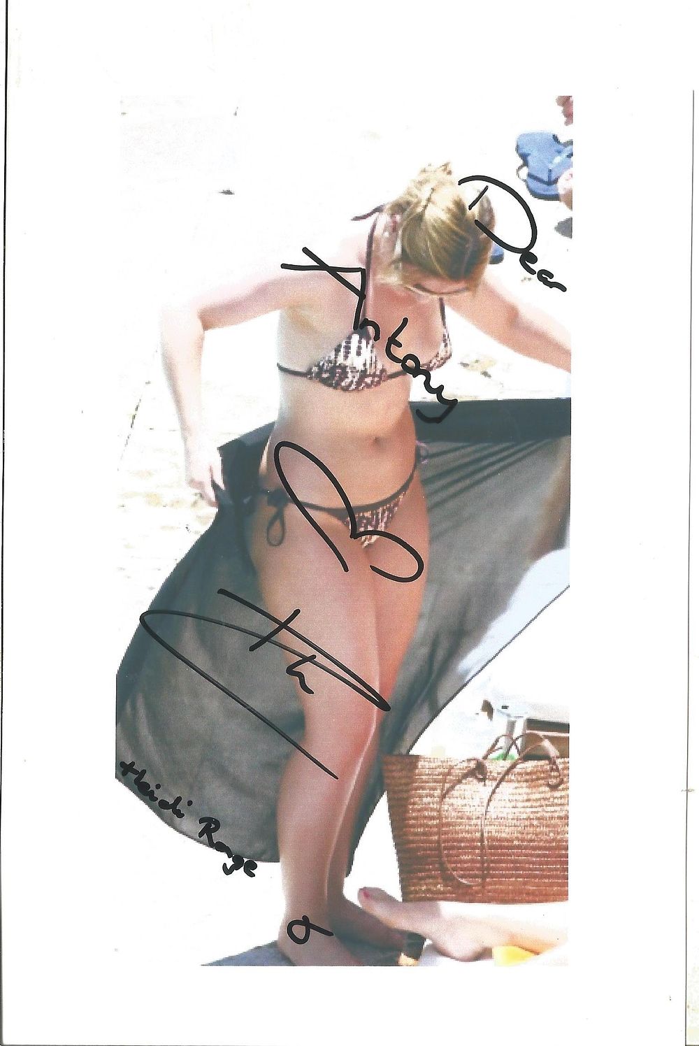 Lot 464: Heidi range signed 7X5 inch colour photo dedicated.
