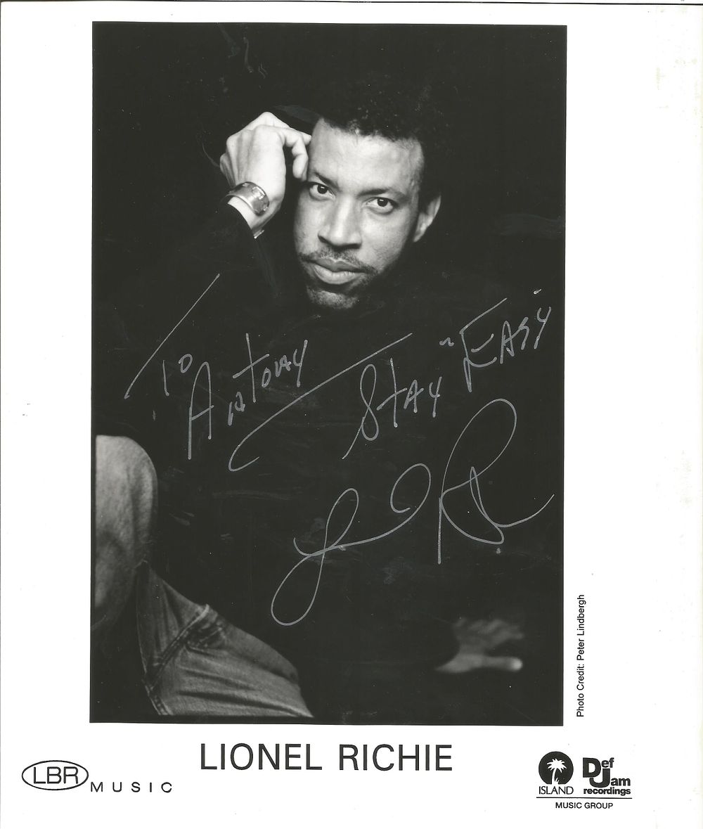 Lot 466: Lionel Richie signed 10X8 inch black and white...