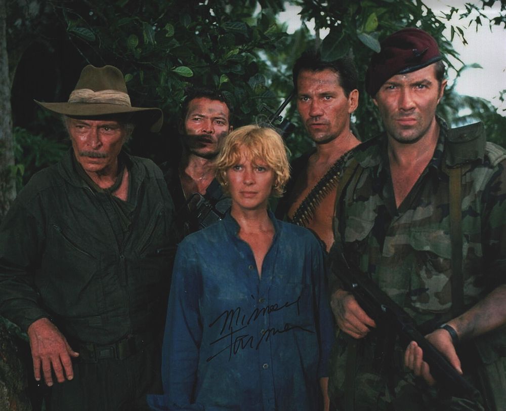 Lot 169: Mimsy Farmer signed 10x8 inch colour photo.