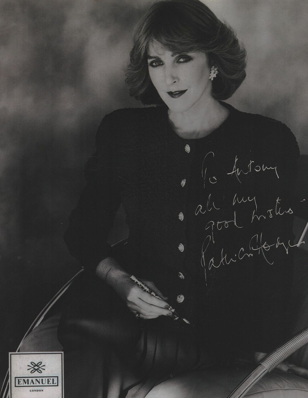 Lot 171: Patricia Hodge Signed 10X8 inch black and white...