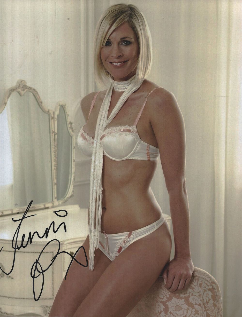 Lot 190: Jenny Faulkner signed 10X8 inch colour glamour Photo.