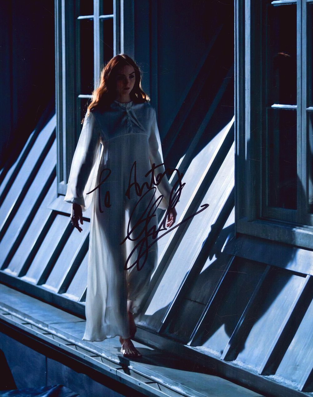 Lot 247: Lily Cole signed 10x8 inch colour photo. dedicated