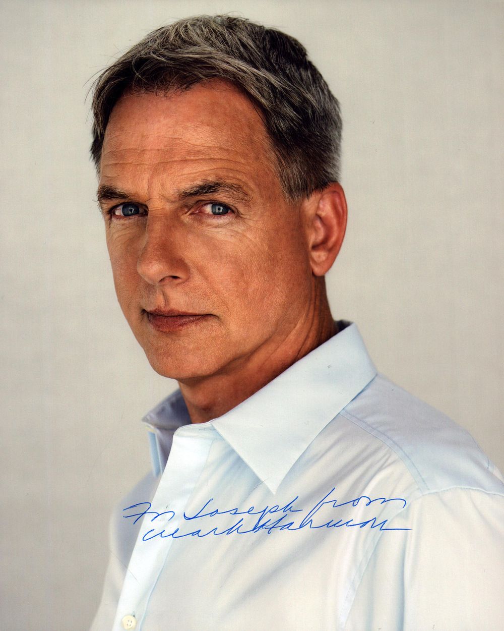 Lot 316: Mark Harmon Signed 10X8 inch colour photo dedicated.