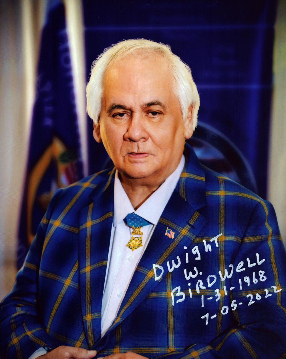Lot 322: Dwight Birdwell signed 10X8 inch colour photo Medal...