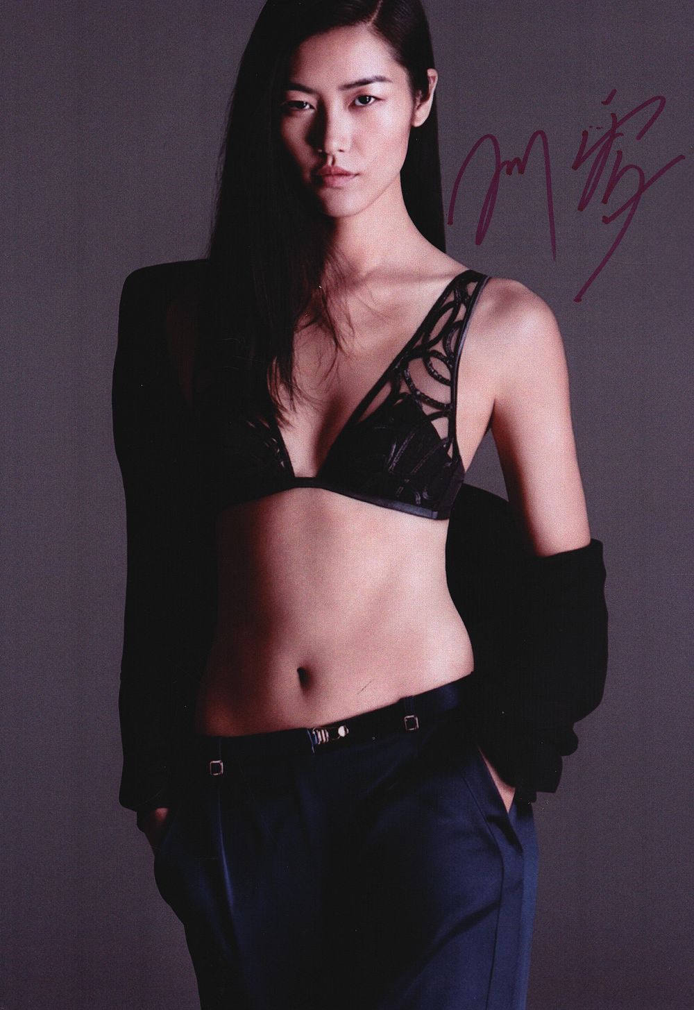 Lot 444: Liu Wen signed 12X8 inch colour glamour Photo.