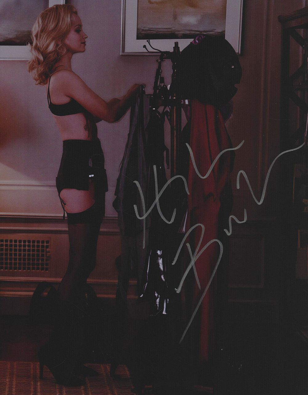 Lot 452: Hillarie Burton signed 10x8 inch colour photo.