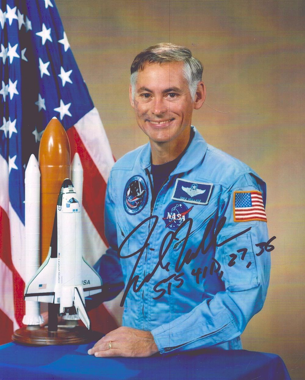 Lot 570: Richard Mike Mullane signed 6X4 inch colour photo...
