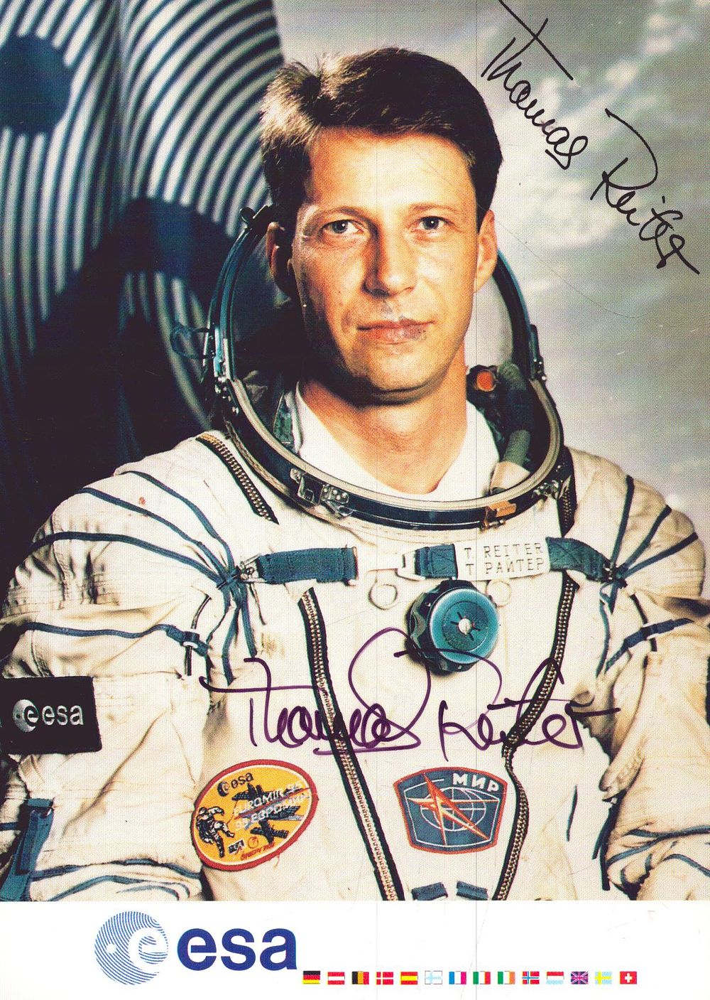 Lot 582: Thomas Reiter Signed 6x4inch colour photo astronaut.