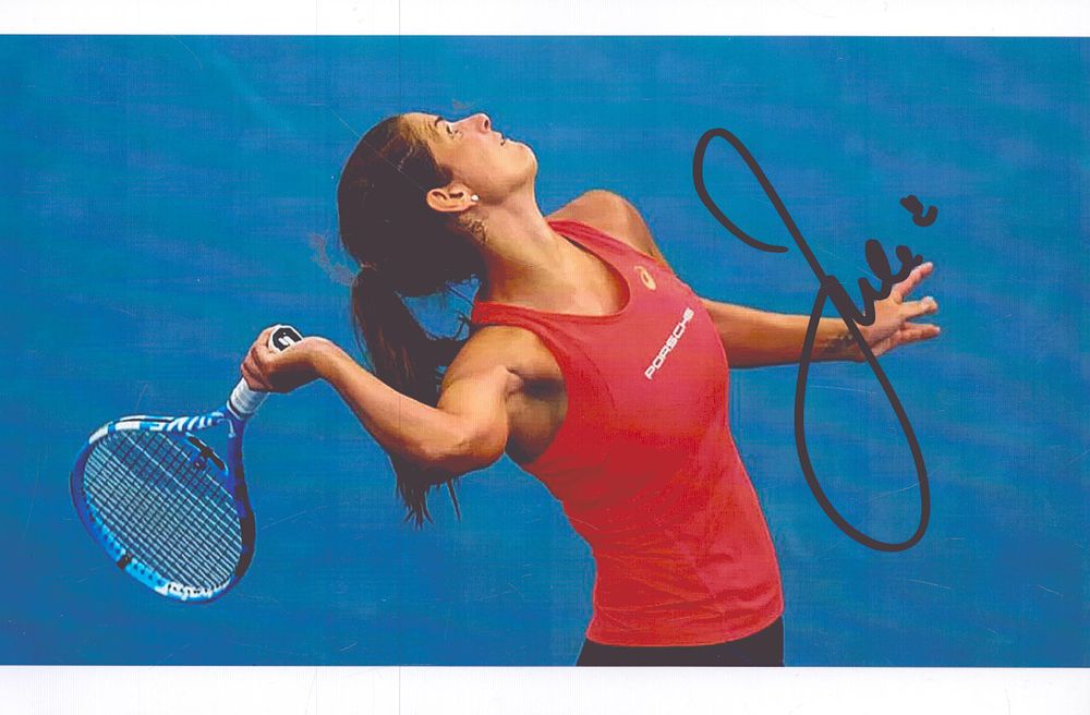 Lot 588: Julia Gorges signed 7X5 inch colour photo Tennis...