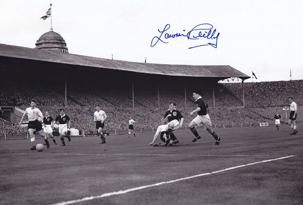Lot 312: Autographed LAWRIE REILLY 12 x 8 Photograph :...