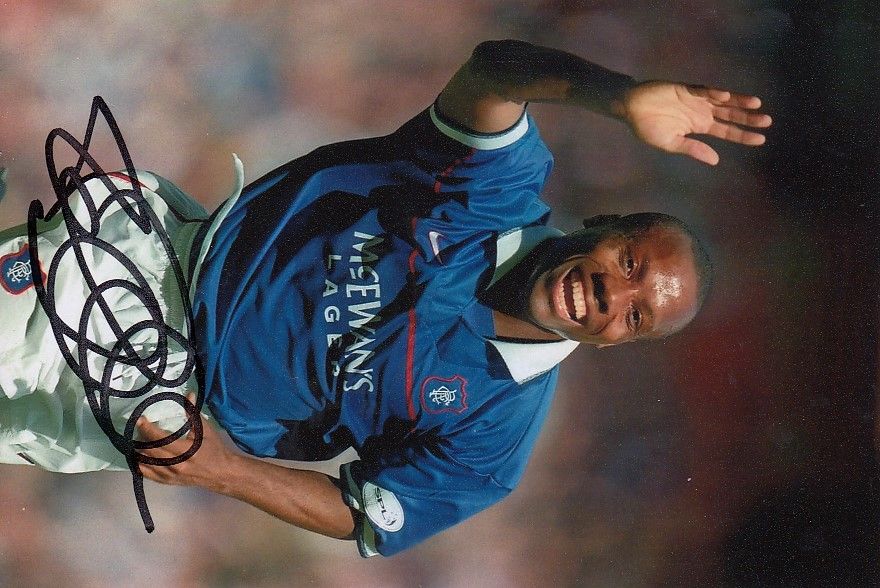 Lot 568: Autographed ROD WALLACE 6 x 4 Photograph :...