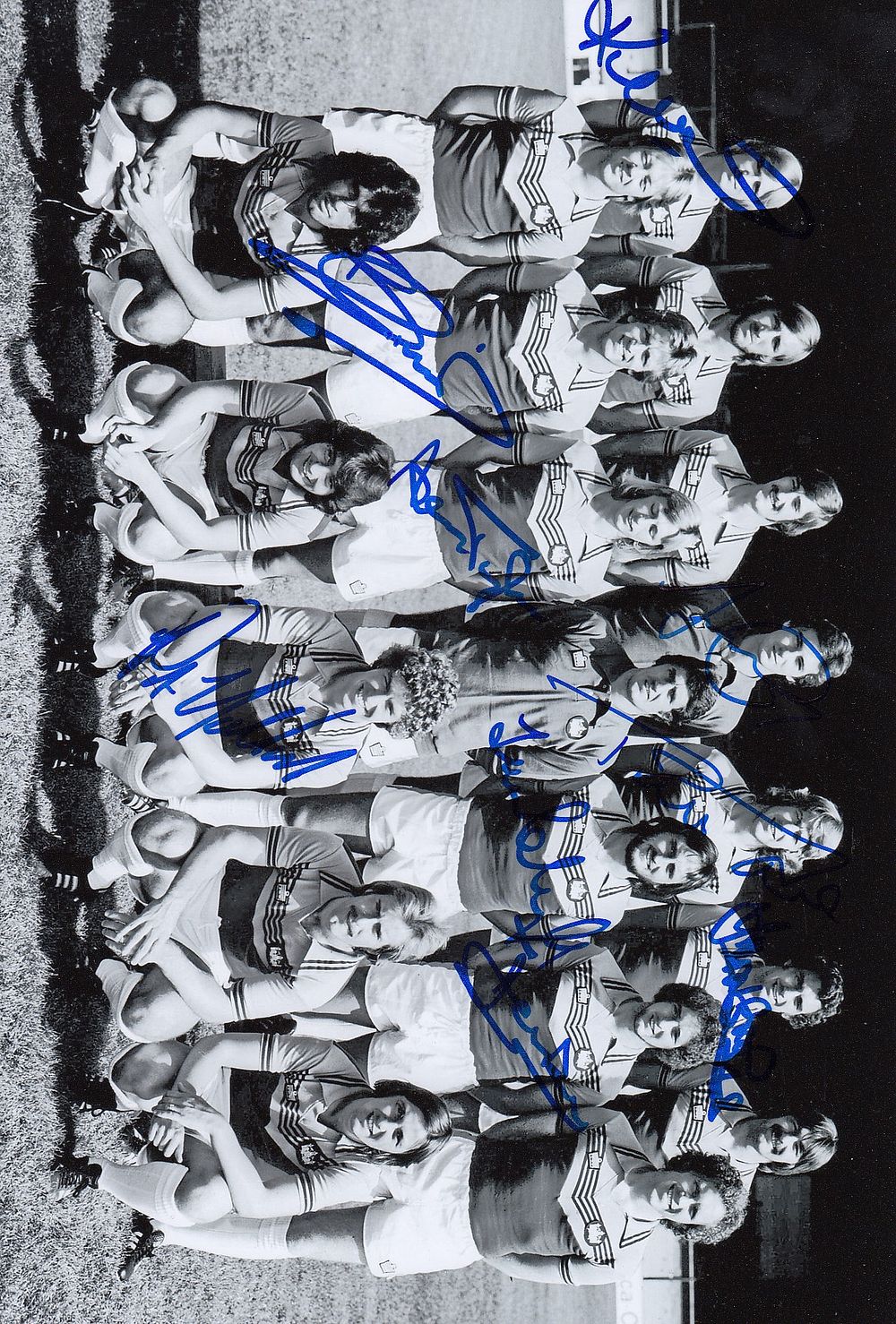 Lot 584: Autographed WEST HAM UNITED 12 x 8 Photograph...