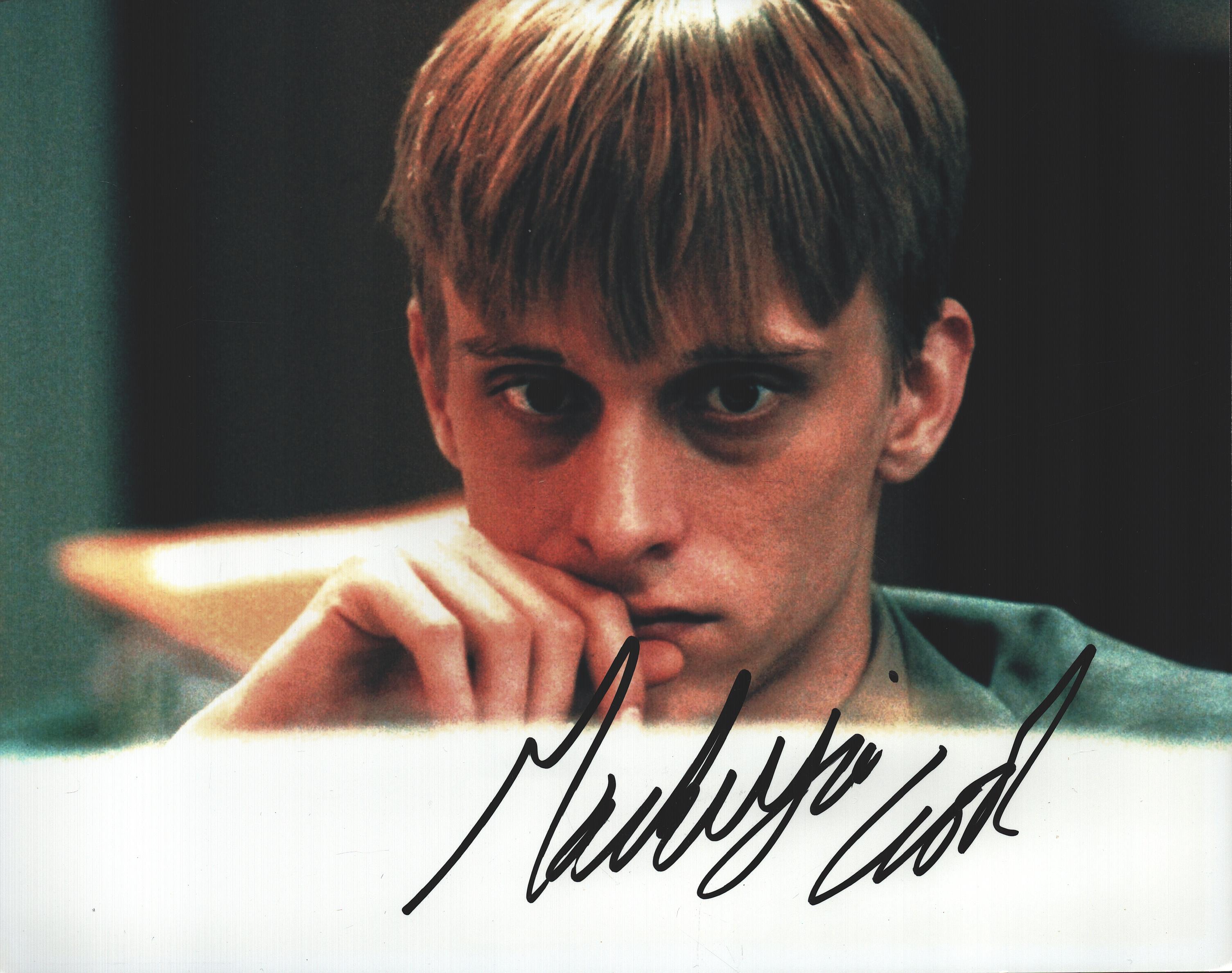 Mackenzie Crook signed 10x8inch colour photo