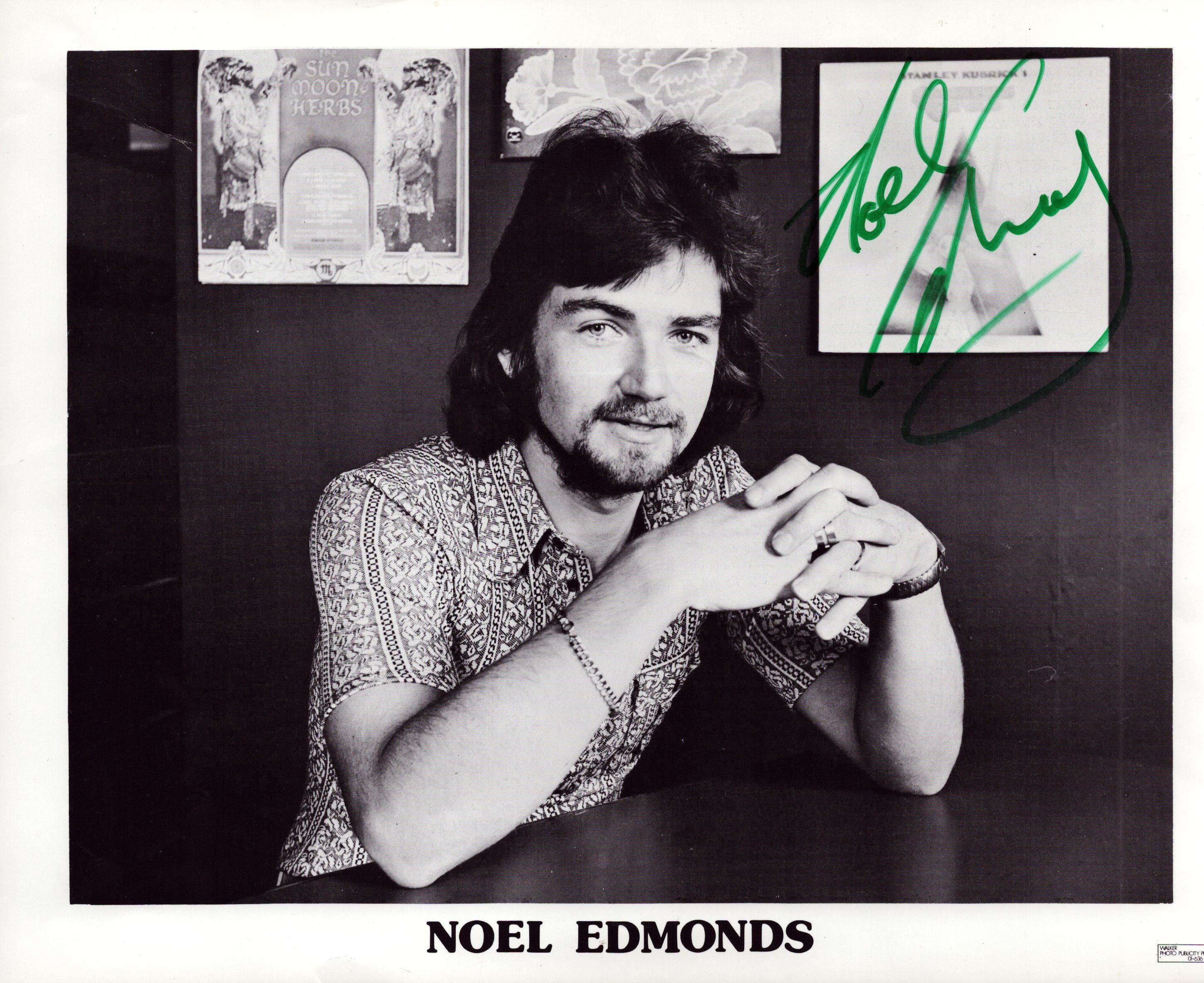 NOEL EDMONDS DJ/Presenter signed 8x10 Photo