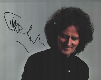 Gilbert O'sullivan signed 10X8 inch colour Photo