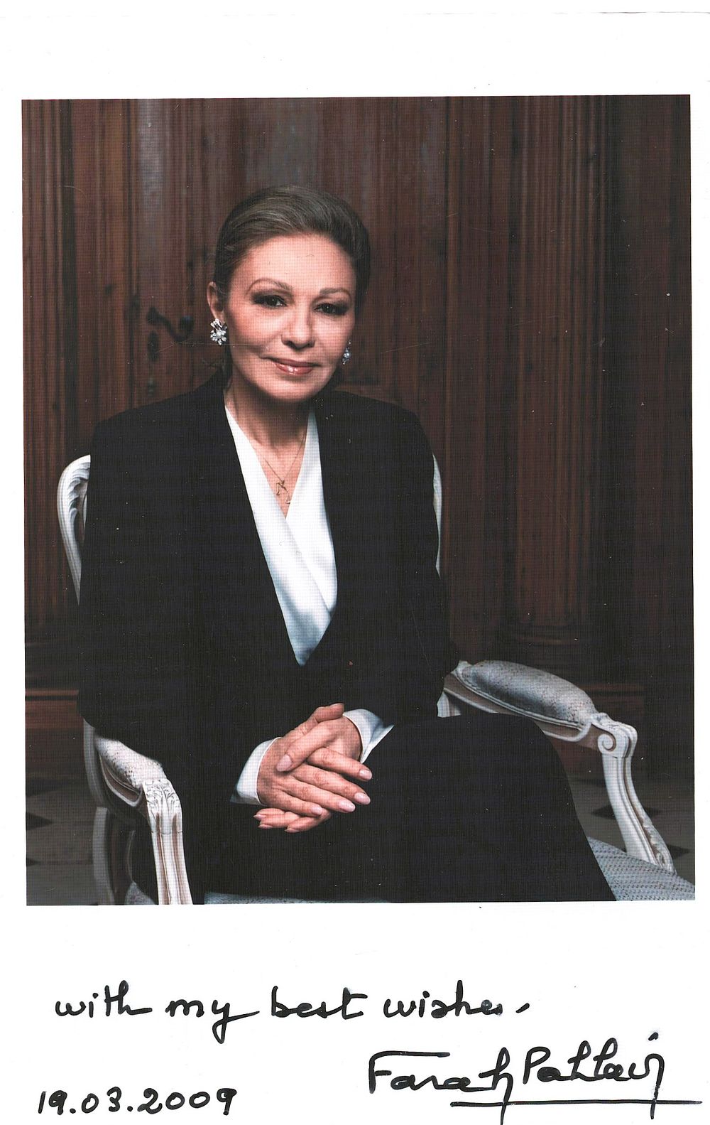 Lot 284: HRH Farah Pahlavi signed 8x6 inch colour photo...