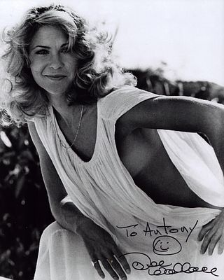 Dee Wallace signed 10X8 inch black and white photo dedicated