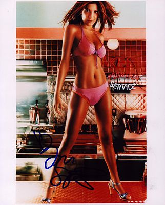 Tori spellin signed 10X8 inch colour photo