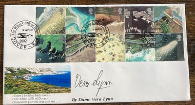Vera Lynn WW2 singing legend signed 2002 Coastlines FDC with White Cliffs of Dover illustration 