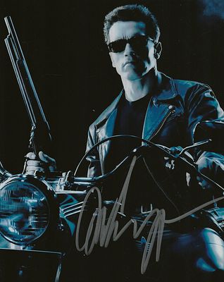 Arnold Schwarzenegger signed 10 X8 in black and white photo.
