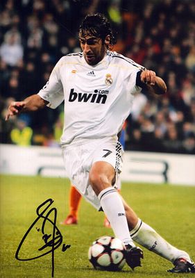 Raul signed 12x8inch colour photo.