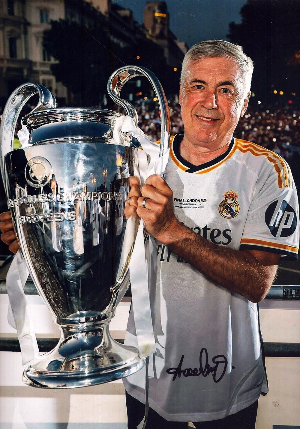 Carlo Ancelotti signed 12x8inch colour photo.