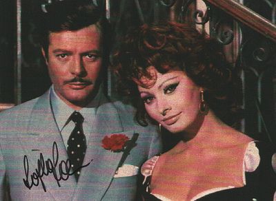 Sophia Loren Signed 6X4 inch colour photo.