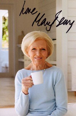 , Mary Berry signed six by 4-inch colour Photo.