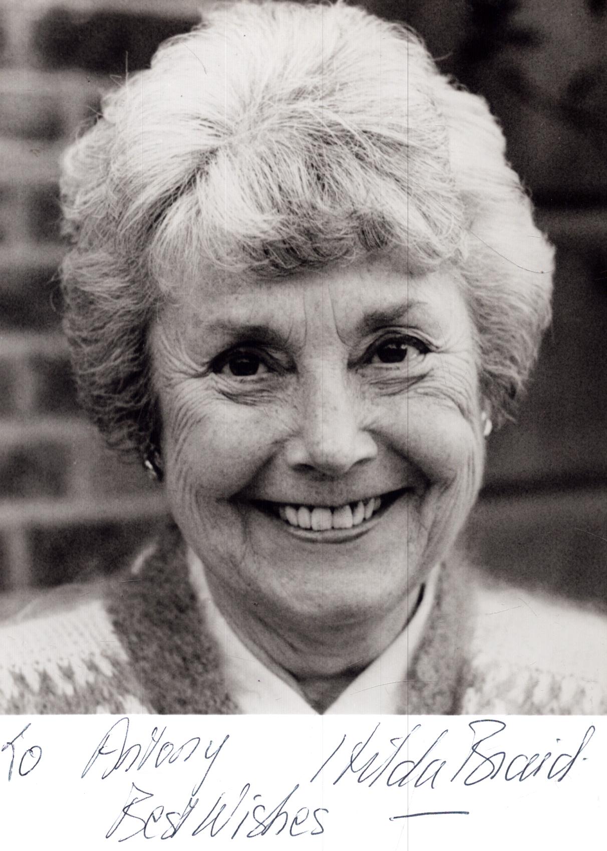 ..Hilda Braid Signed 6X4 inch black and white Photo dedic