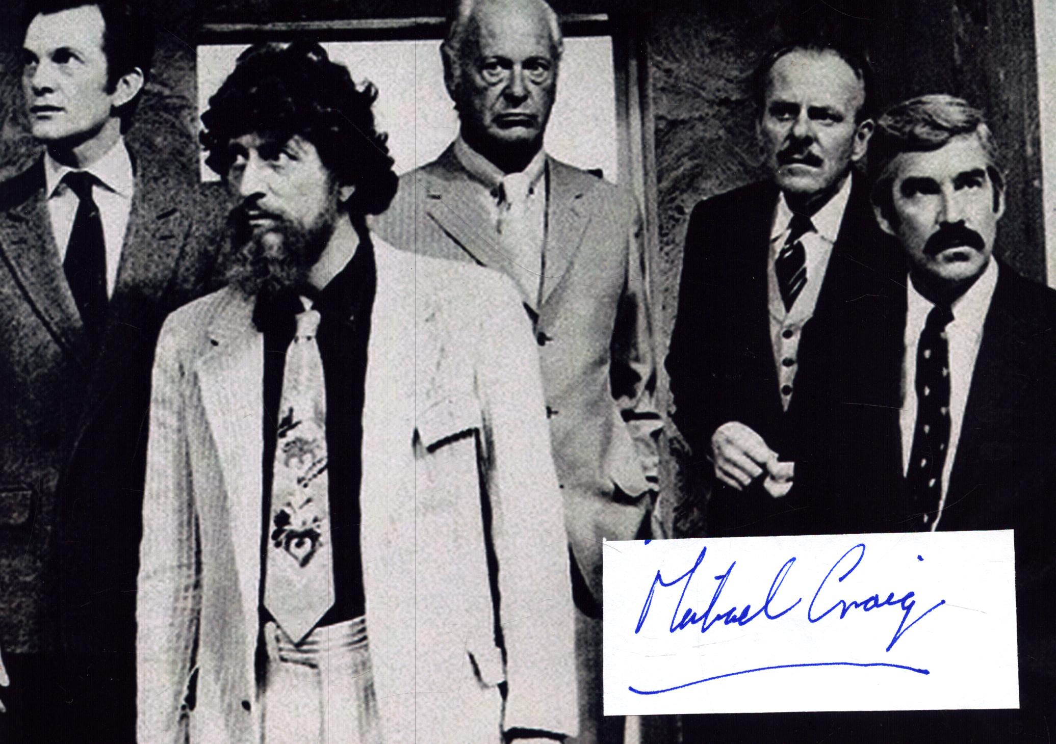 Michael Craig Signature Attached 7x5 inch black and white Photo