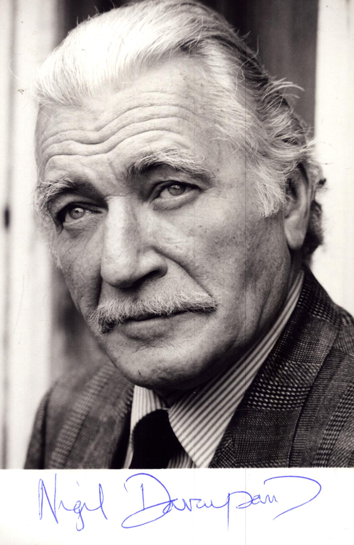 Nigel Davenport signed 6x4 inch black and white photo