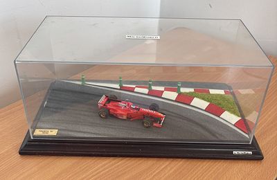 Microworld, French GP Diorama, M. Shumacher, Ferrari 1997. 26 of 50. 1:43.