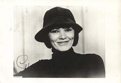 Glenda Jackson signed 6X4 inch black and white photo.